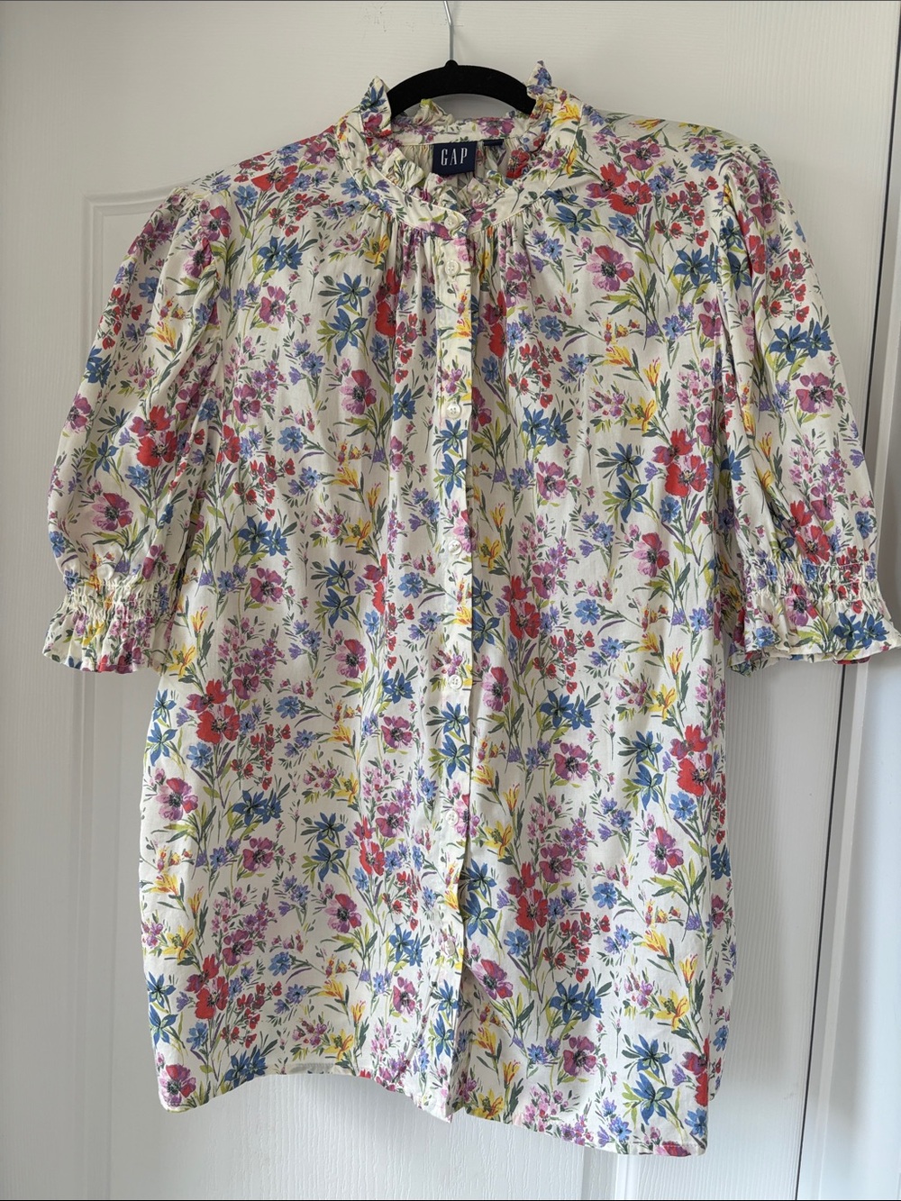 GAP White Floral Ruffle-Collar Shirt with Multicolor Blooms